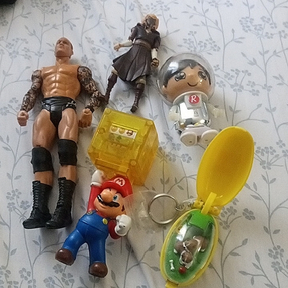 Vintage Toys ,Puppy Pals ,Ryan's,World,Mario,Star Wars & Randy Orton